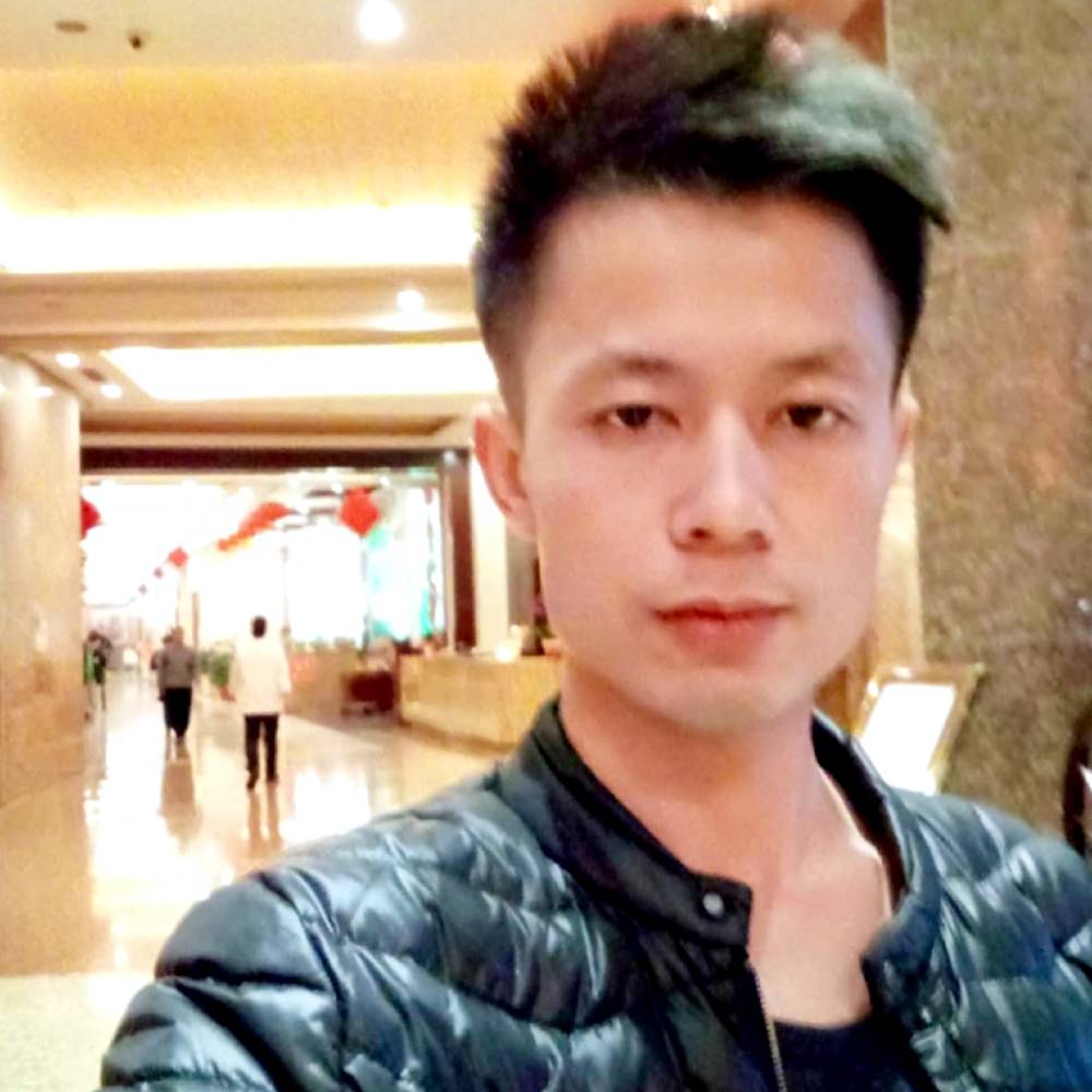 独寂打碧影的照片