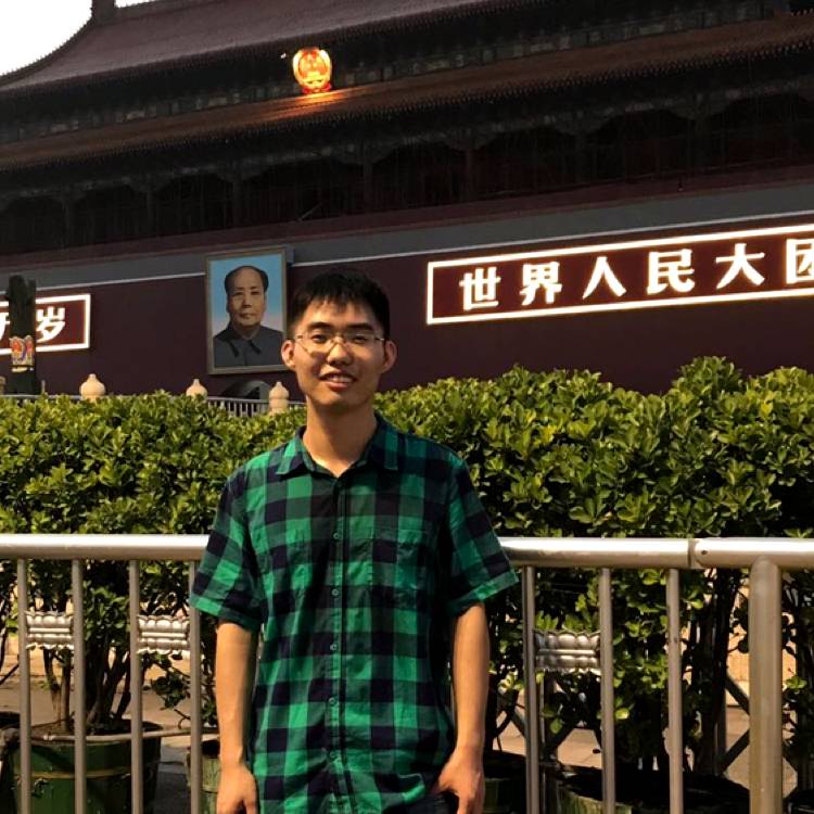 贝壳街旁的广场的照片