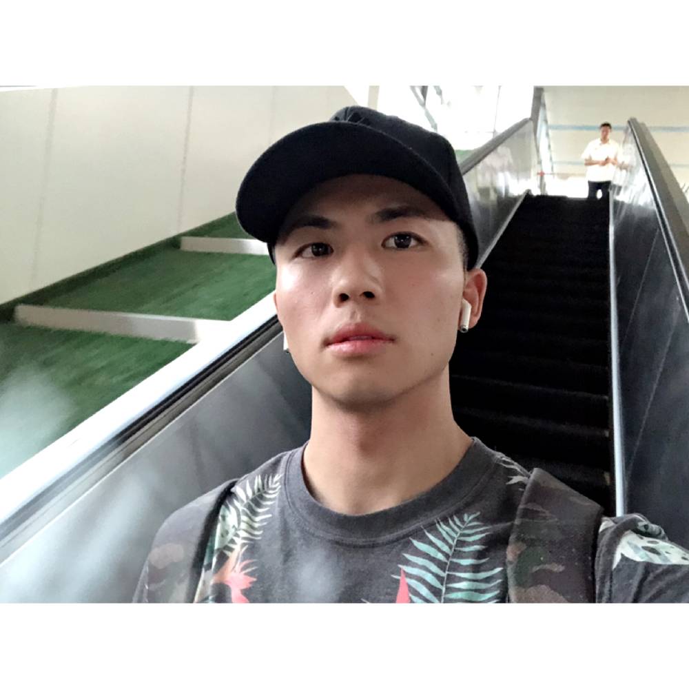 爱健身的小黑泽的照片