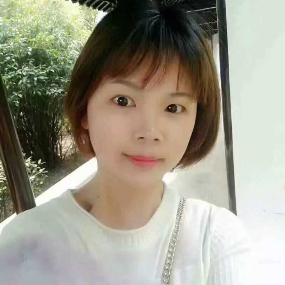 挽手暖阳的照片
