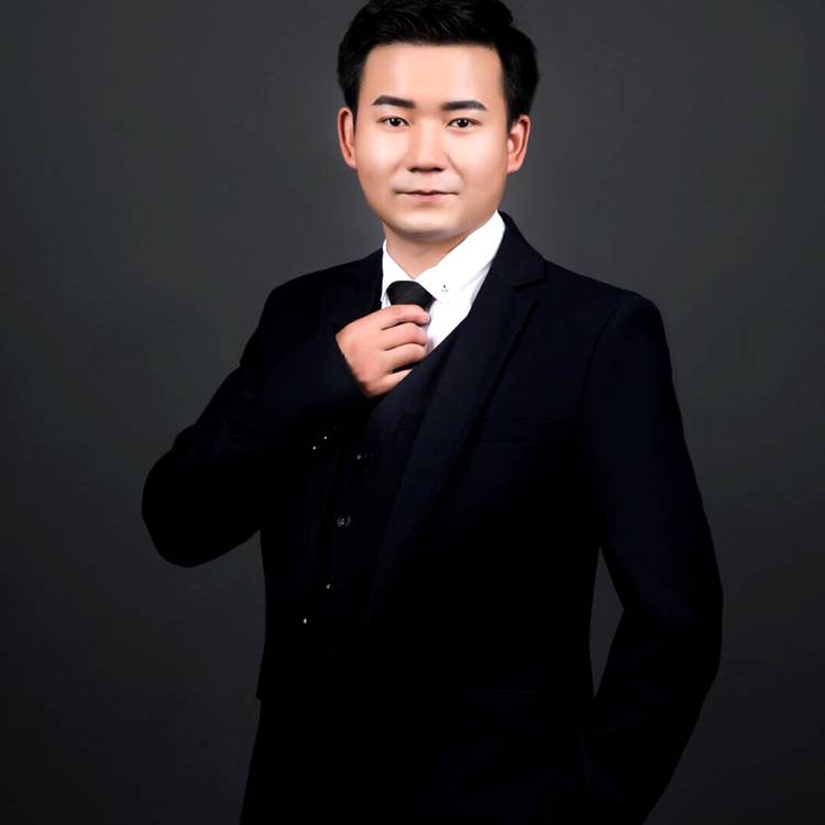 跳跃闻外套的照片
