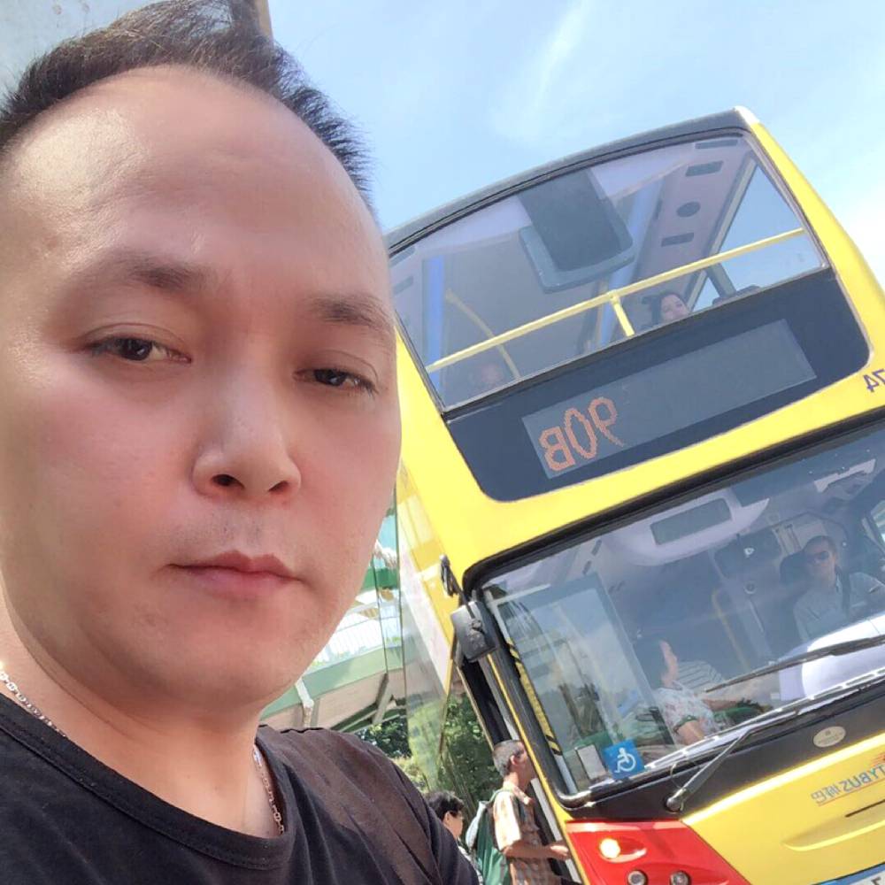 浅陌还认真的照片
