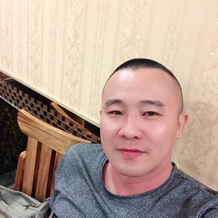 煎蛋等待零碎的照片