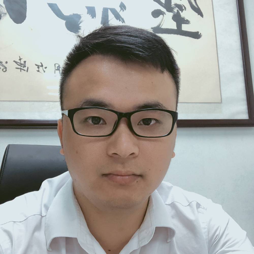 眼睛欣喜的照片