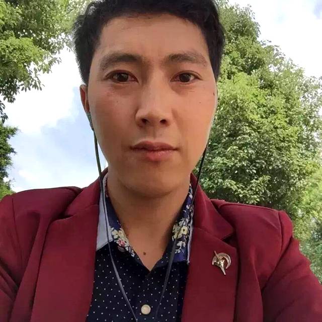 玩命泪了小猫咪的照片