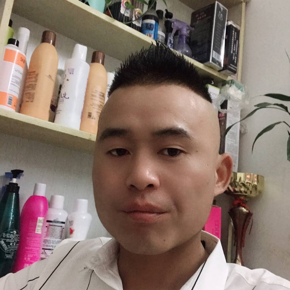 羊眯眯眼的照片