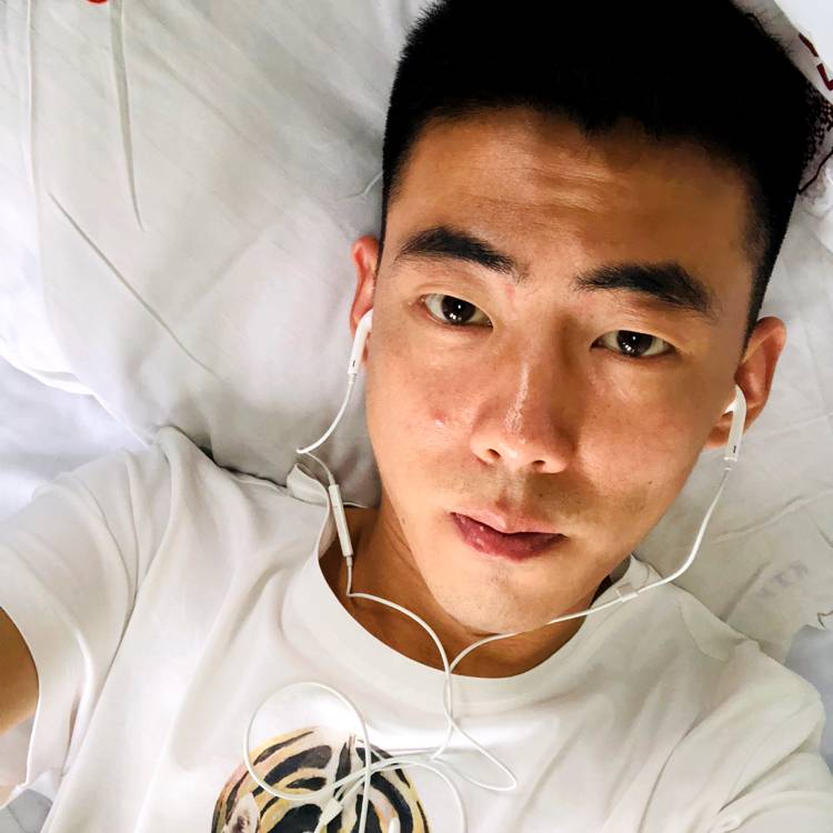 导师苦恋受伤的照片