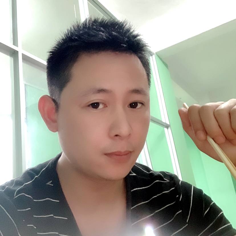 尹俊杰的照片