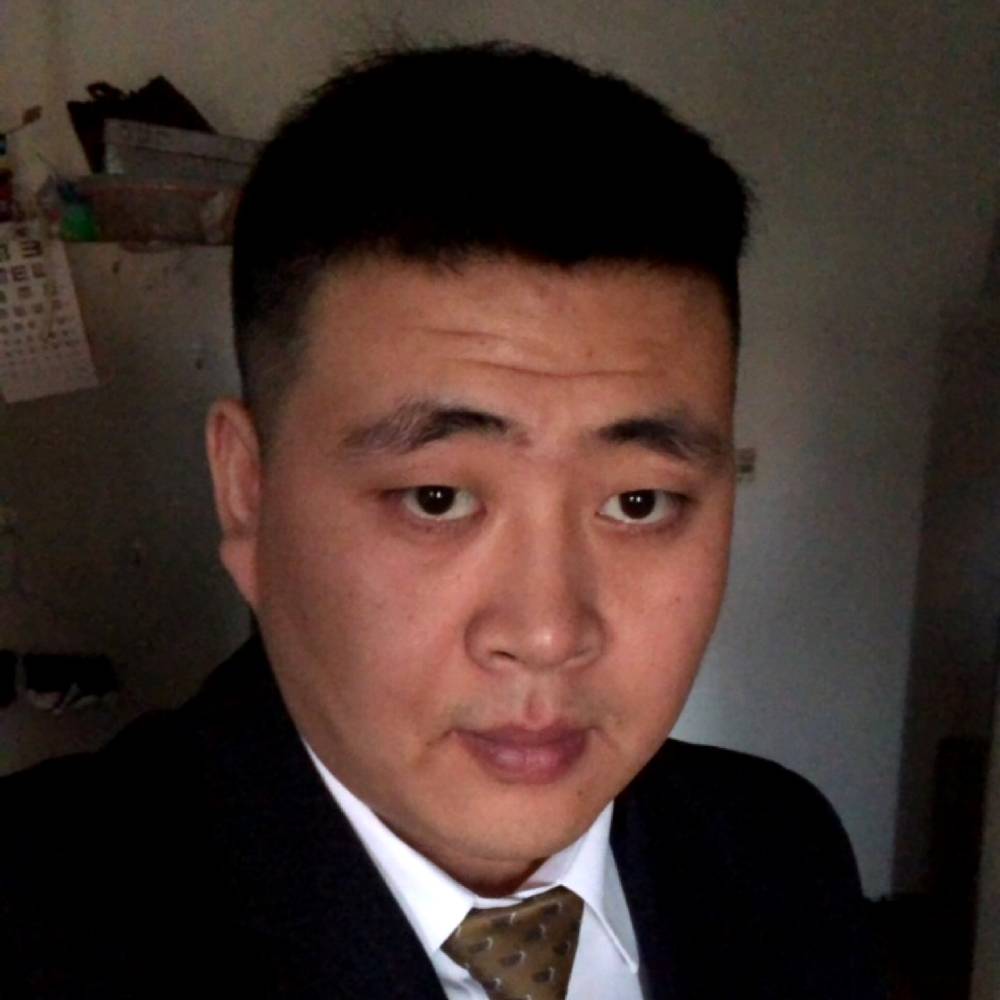 笼中的云雀的照片