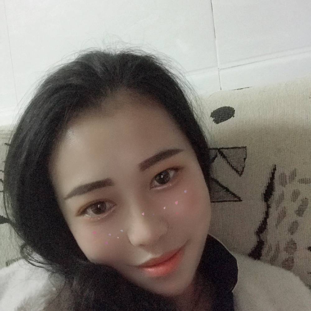 激昂挽手可乐的照片