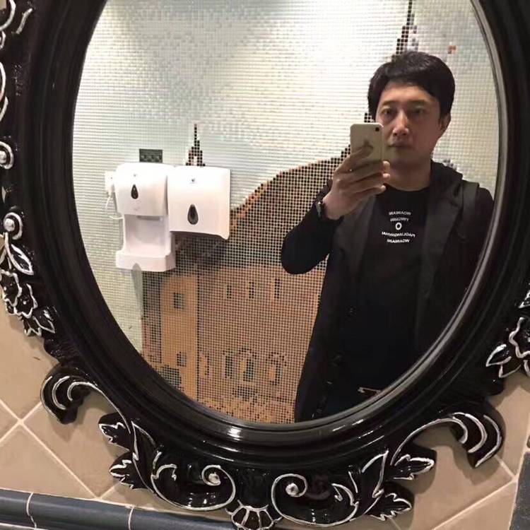 满意泪了青衫的照片