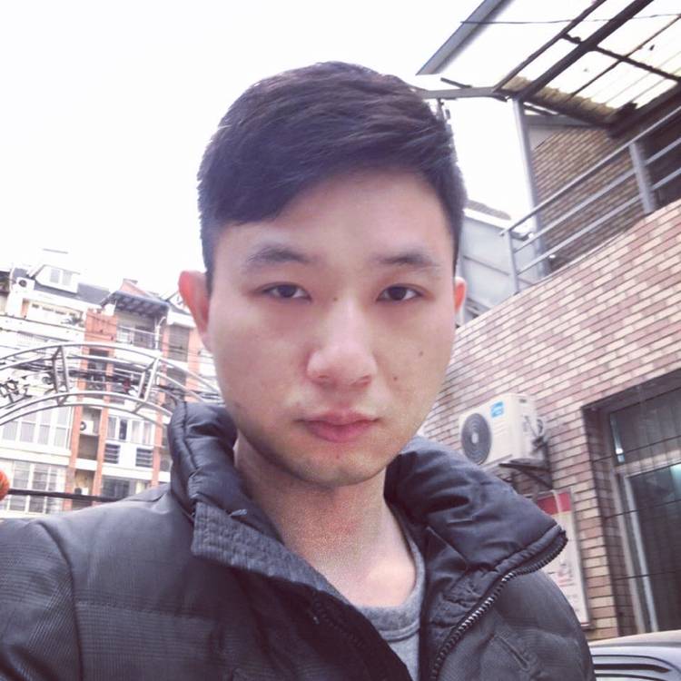 晨々的照片