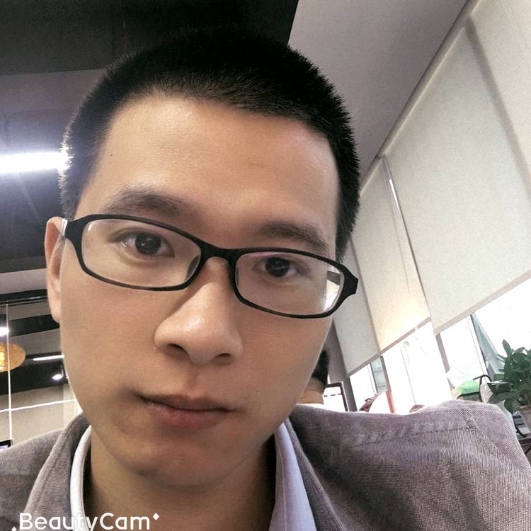 若凌霜四溢的照片