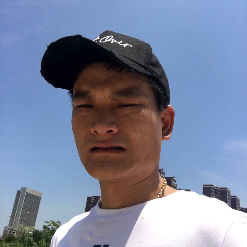 震动回眸野狼的照片