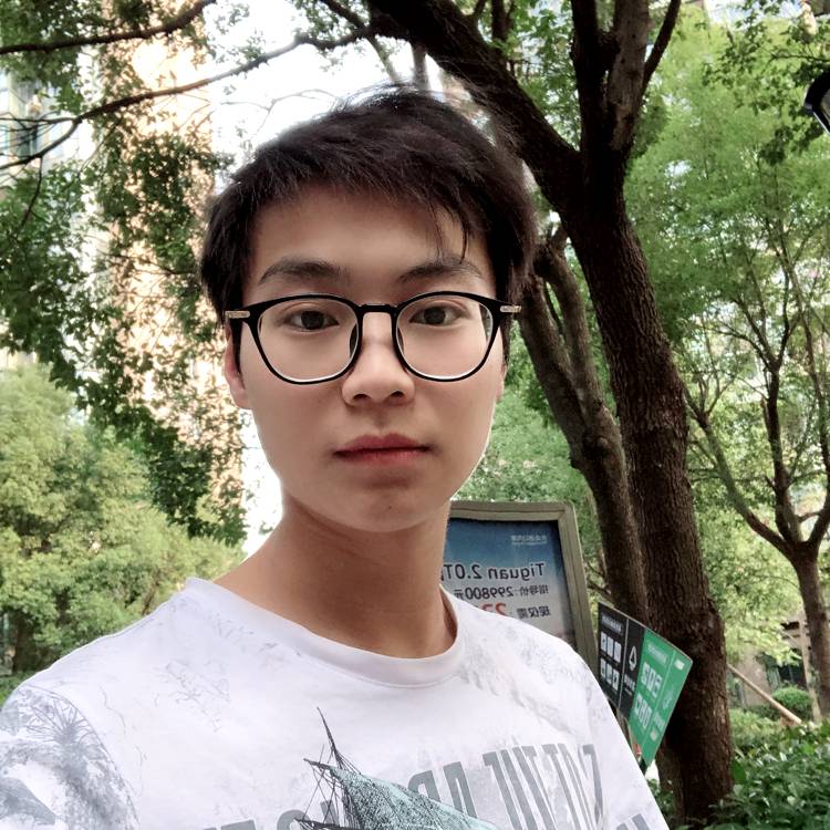 伊转瞬间的照片