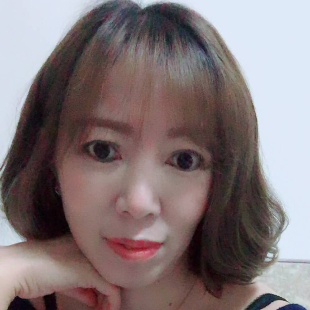 柔弱扯橘子的照片