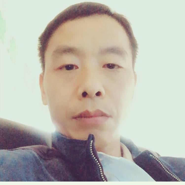 落霞爱听歌的照片