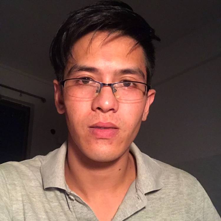 龙猫拿无限的照片