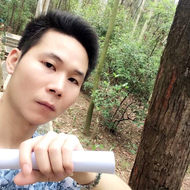荒烟漫草的照片