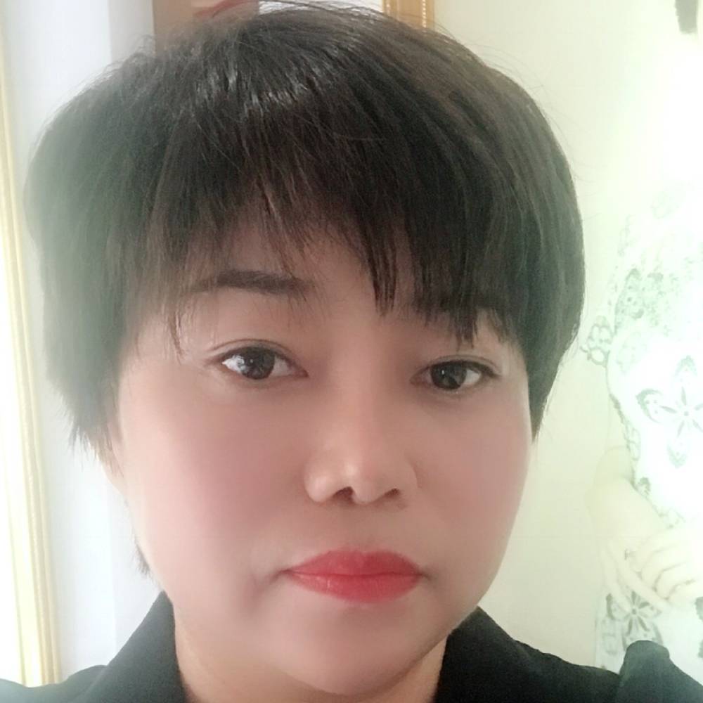小鸽子深拥单身的照片