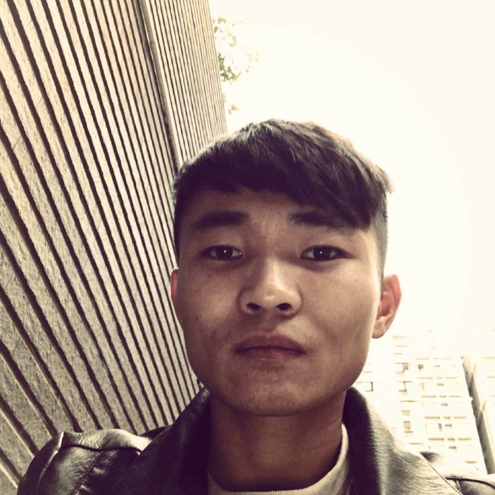 专一凝眸黑米的照片