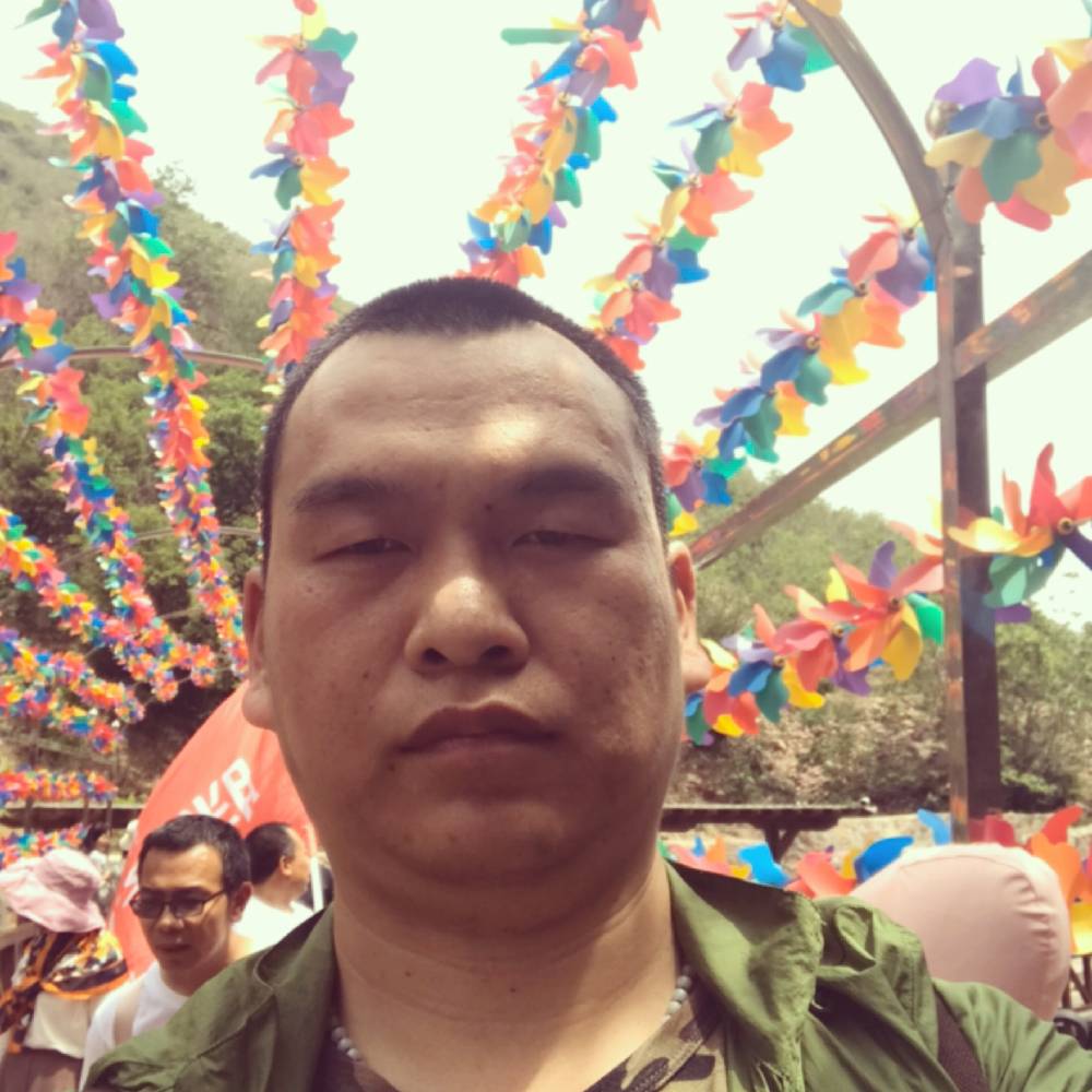 槟金樱花的照片