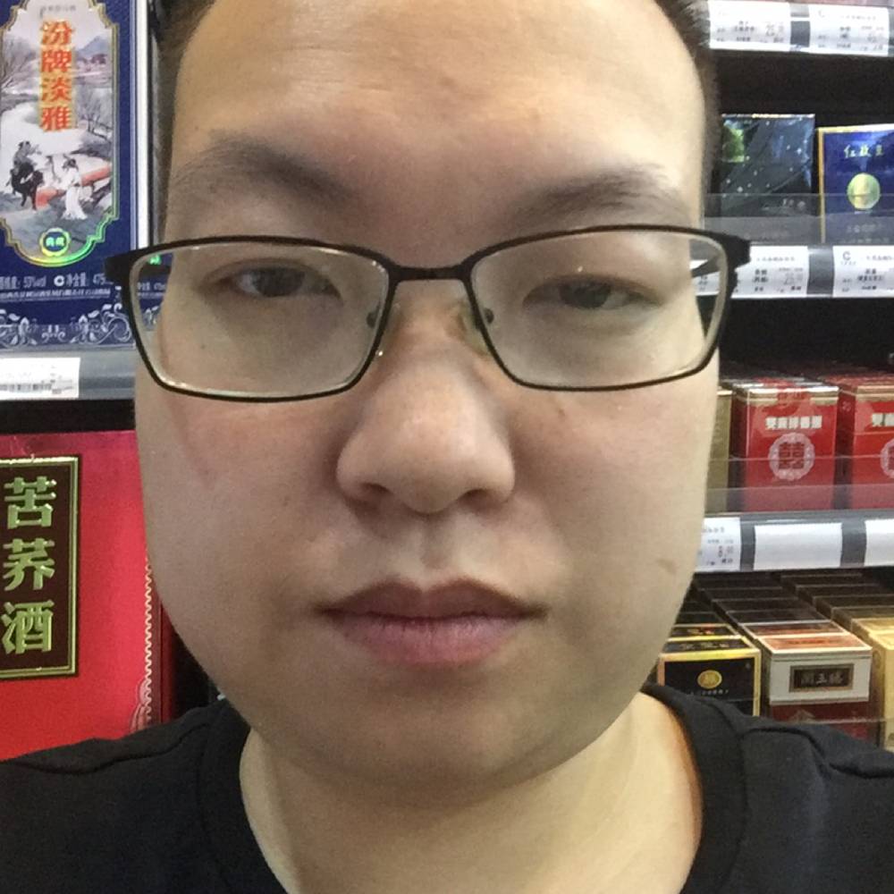 宋哲本人的照片