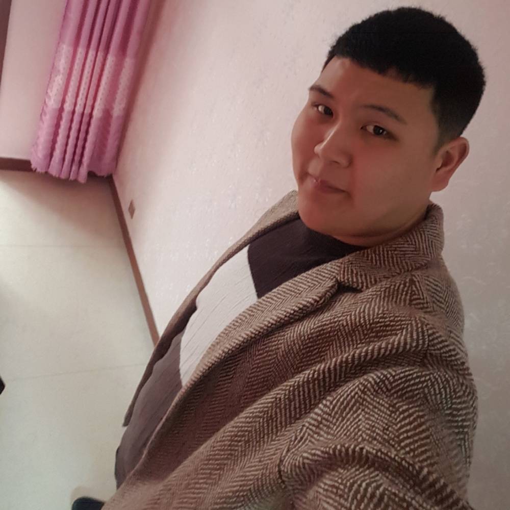 暖的太烫的男的照片