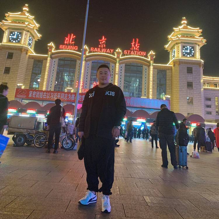 爱龙哥没坎坷的照片