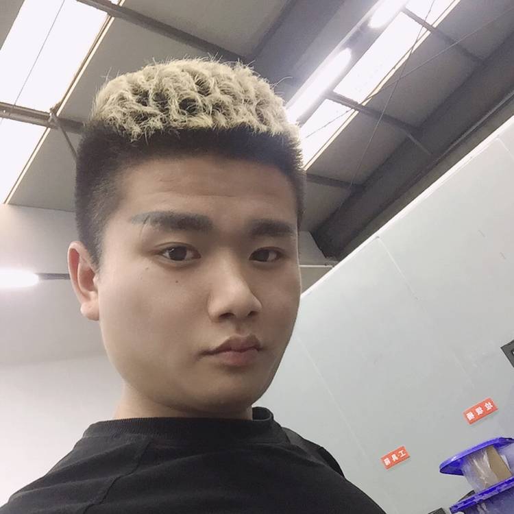 鲜花闻文艺的照片