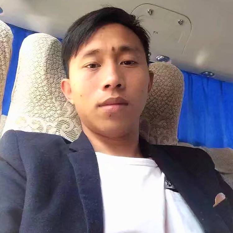 梁东荣的照片