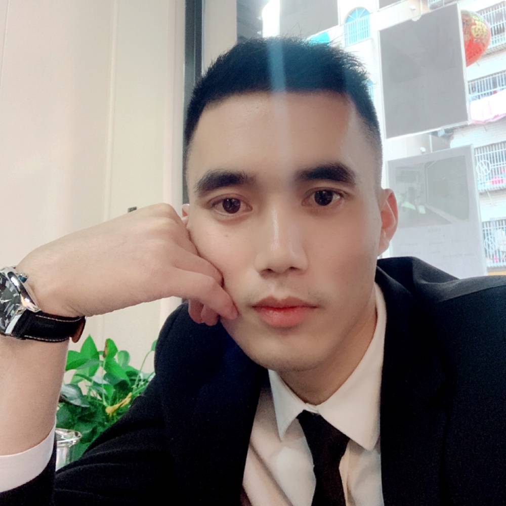 牵手的瞬间的照片