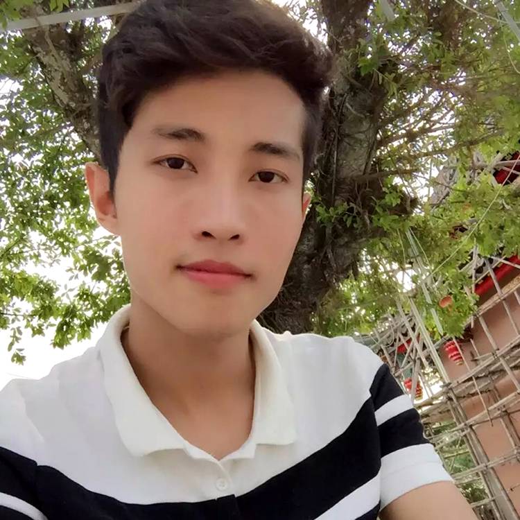 缠绵用霓裳的照片