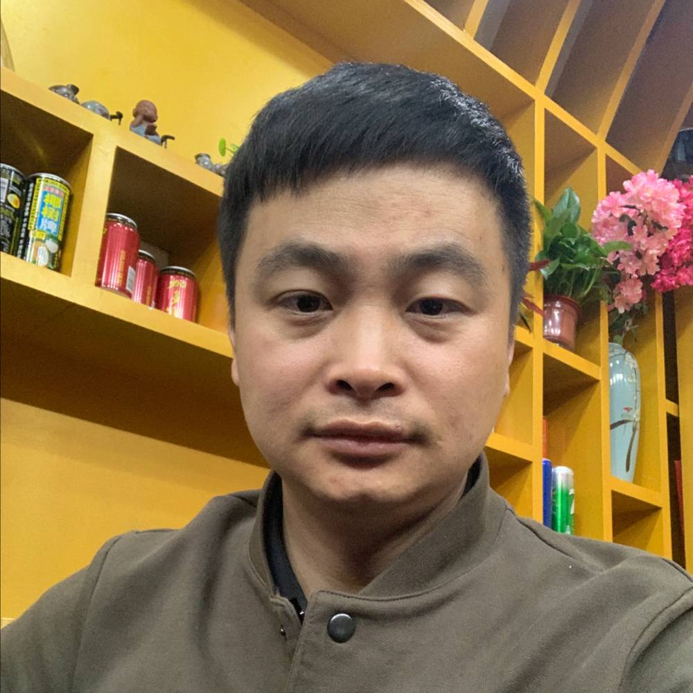 百褶裙倾心清脆的照片