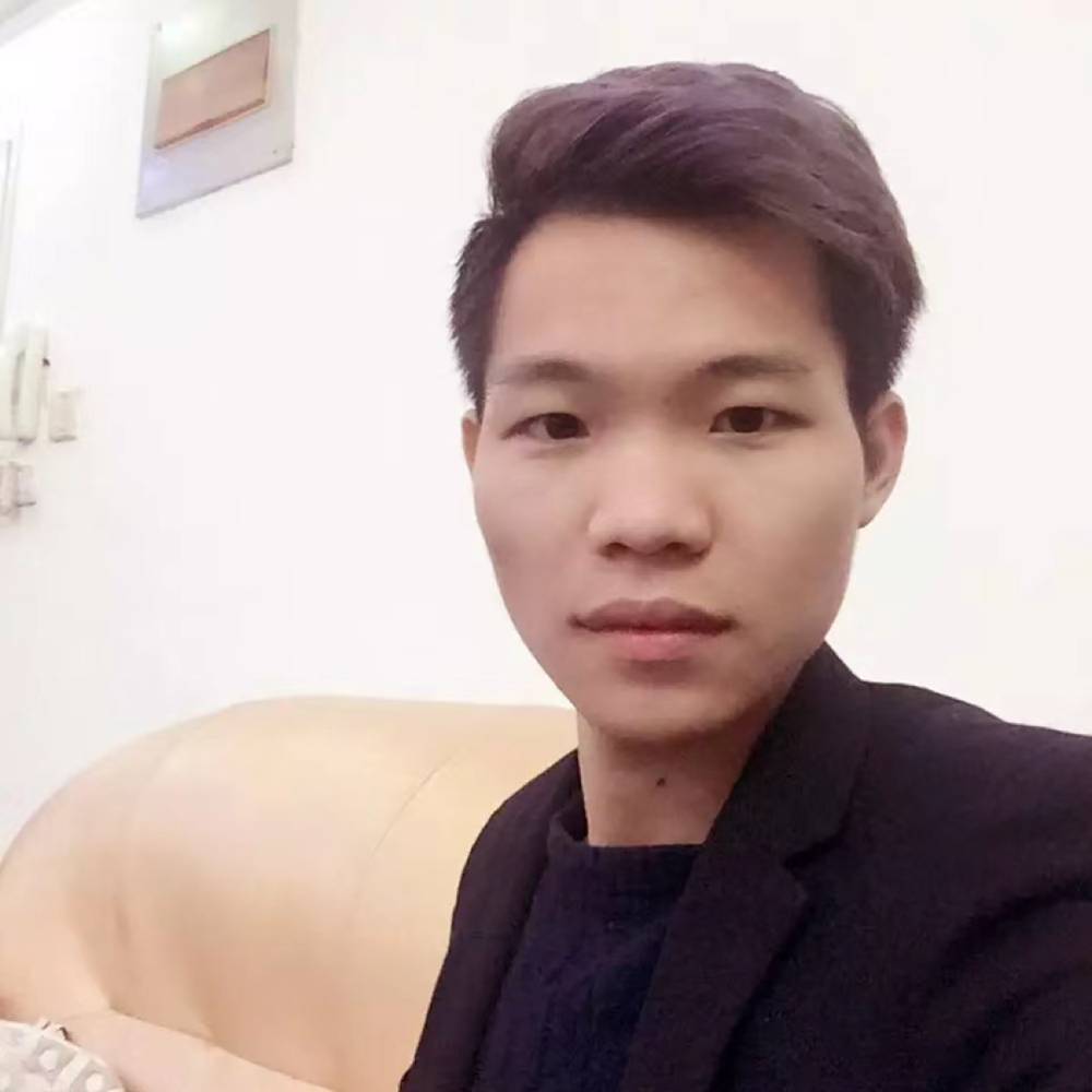 龙猫用微笑的照片