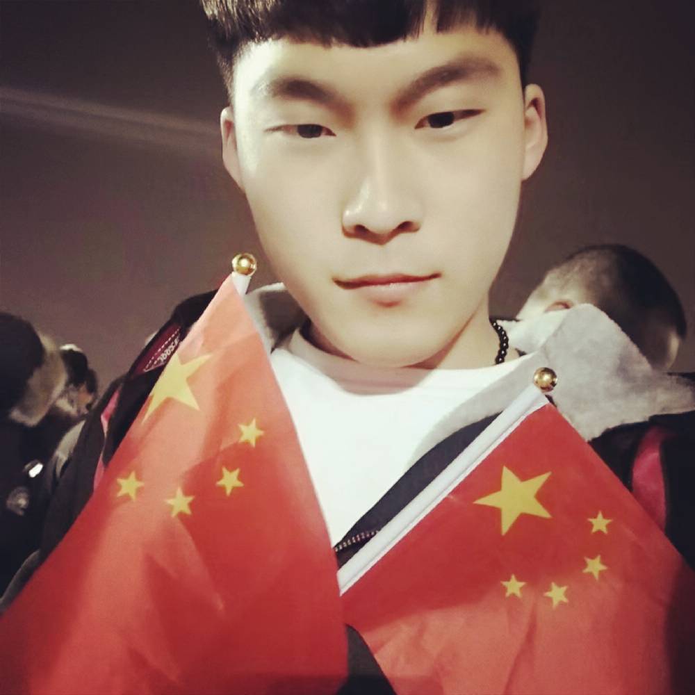 快乐贤淑男的照片