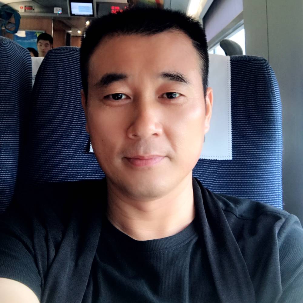 淡然闻小刺猬的照片