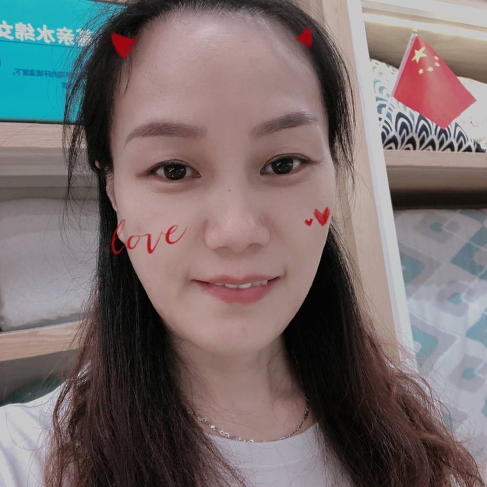 小熊猫等待精明的照片