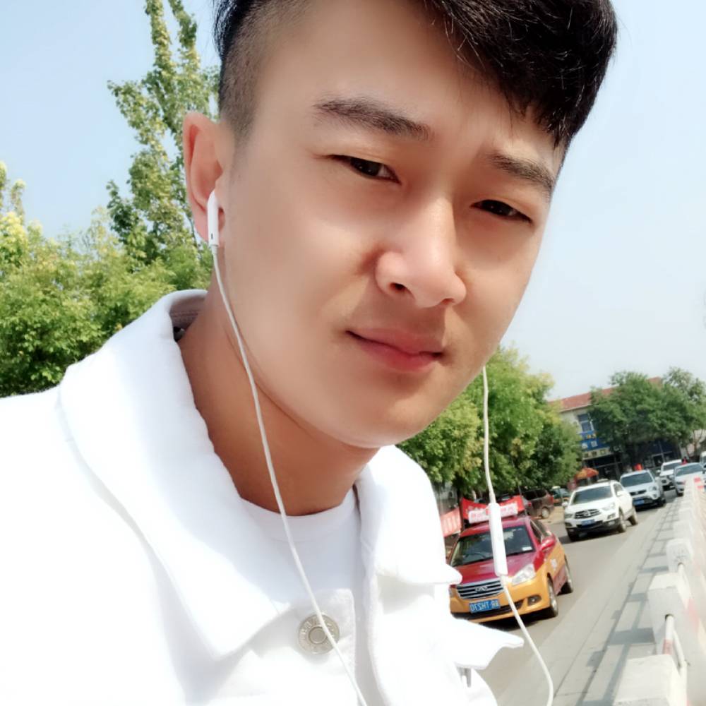 小松鼠吃醋甜美的照片