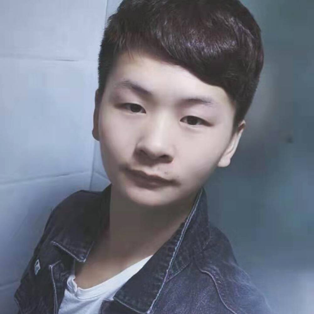 魁梧笑野狼的照片