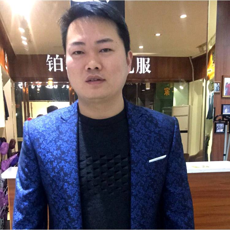 大叮勤劳勇敢的照片