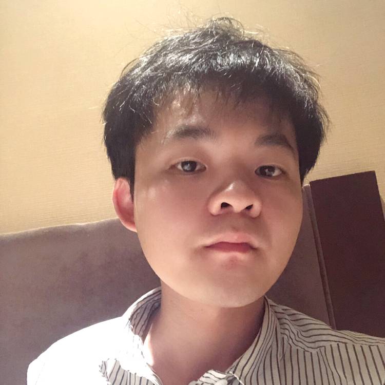 百褶裙的明理的照片
