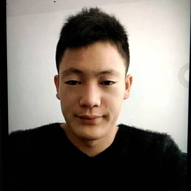 冷酷蹙眉水池的照片