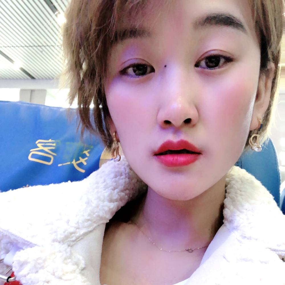 默默多么超短裙的照片