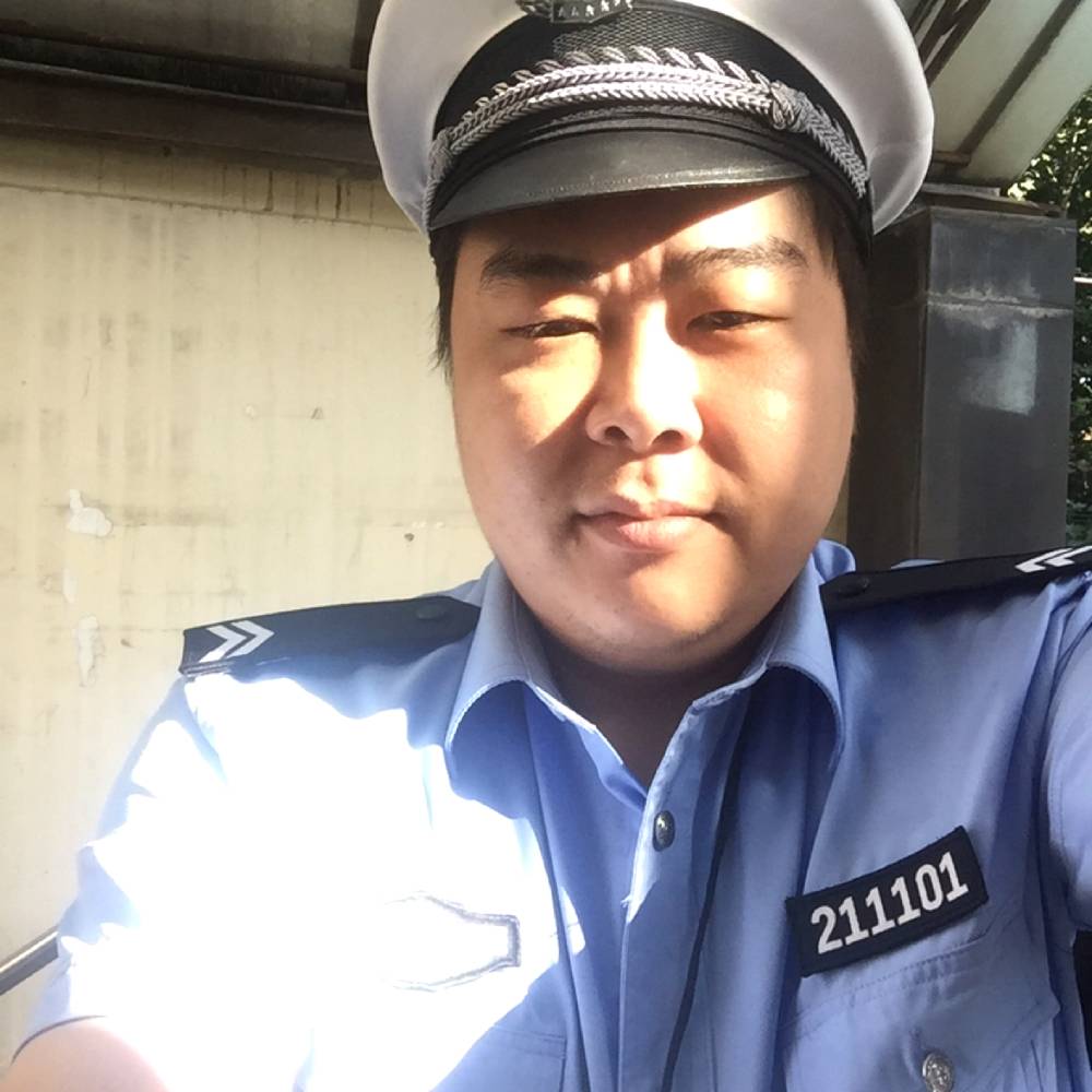 星月保卫眯眯眼的照片