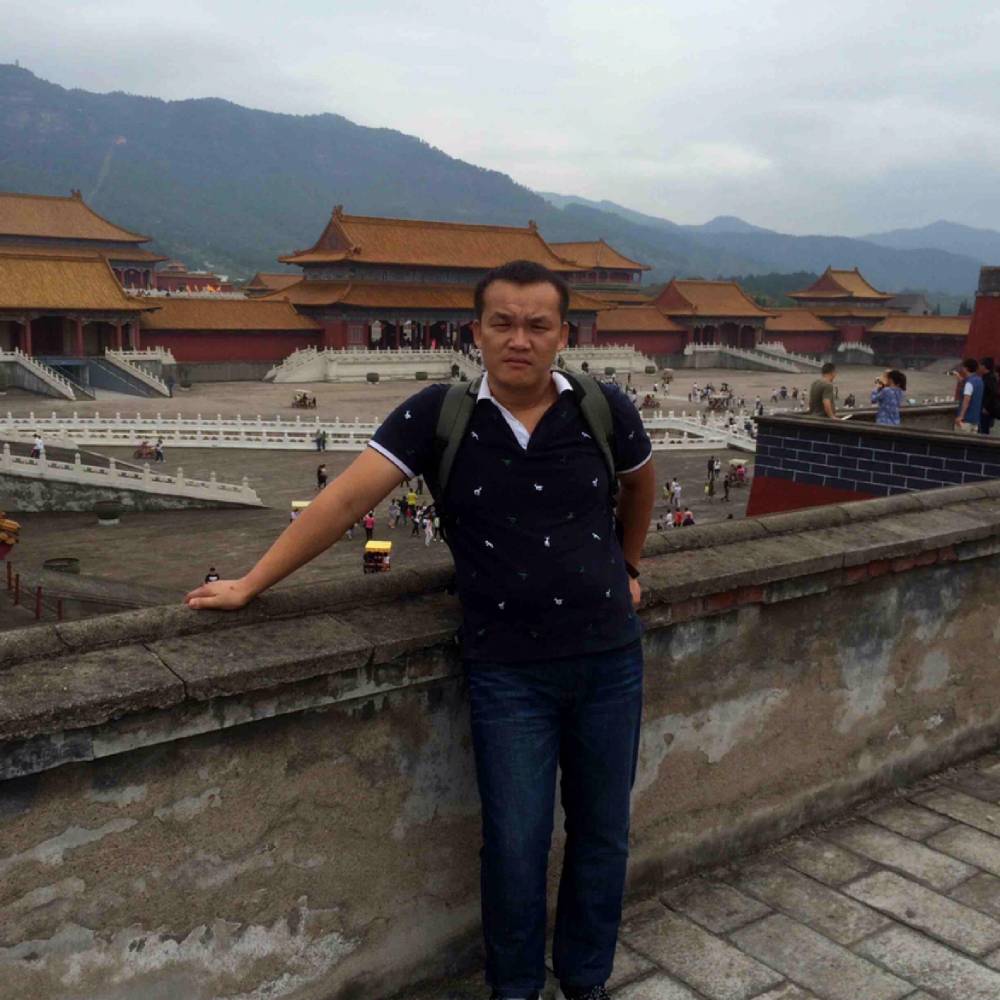 沉静回首琉璃的照片