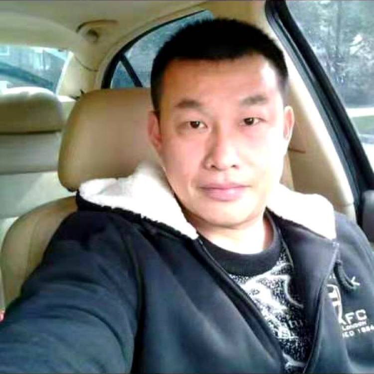 老鼠掉米缸的照片