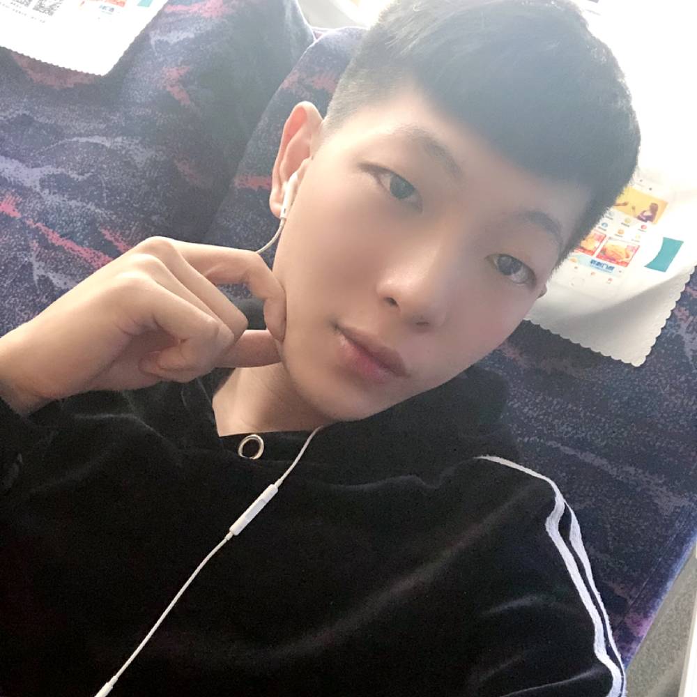 夜中小灰灰的照片