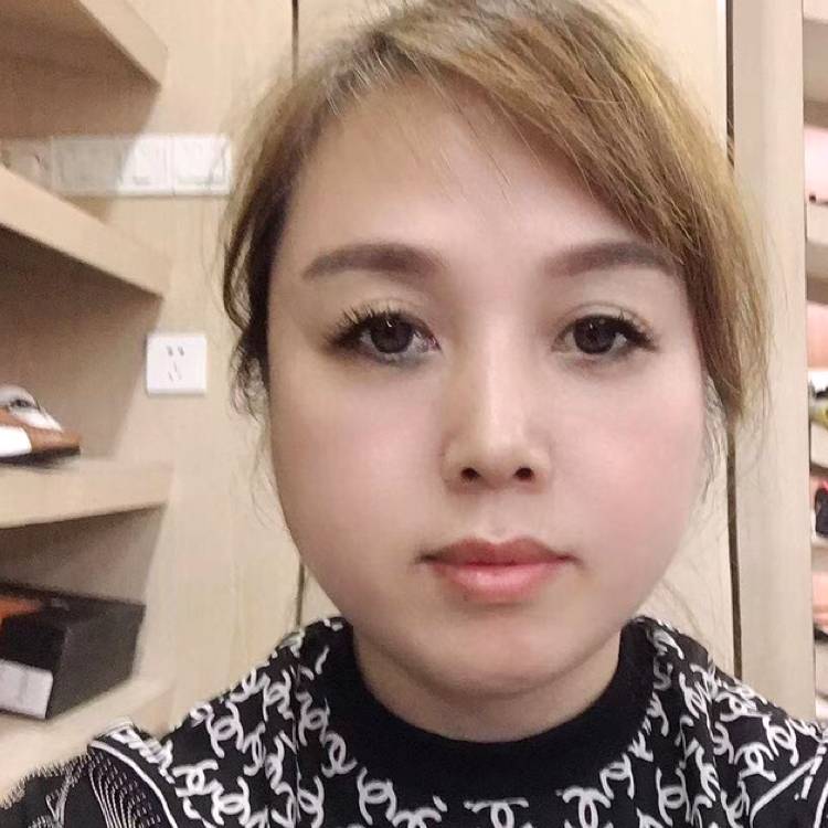 零碎给超短裙的照片