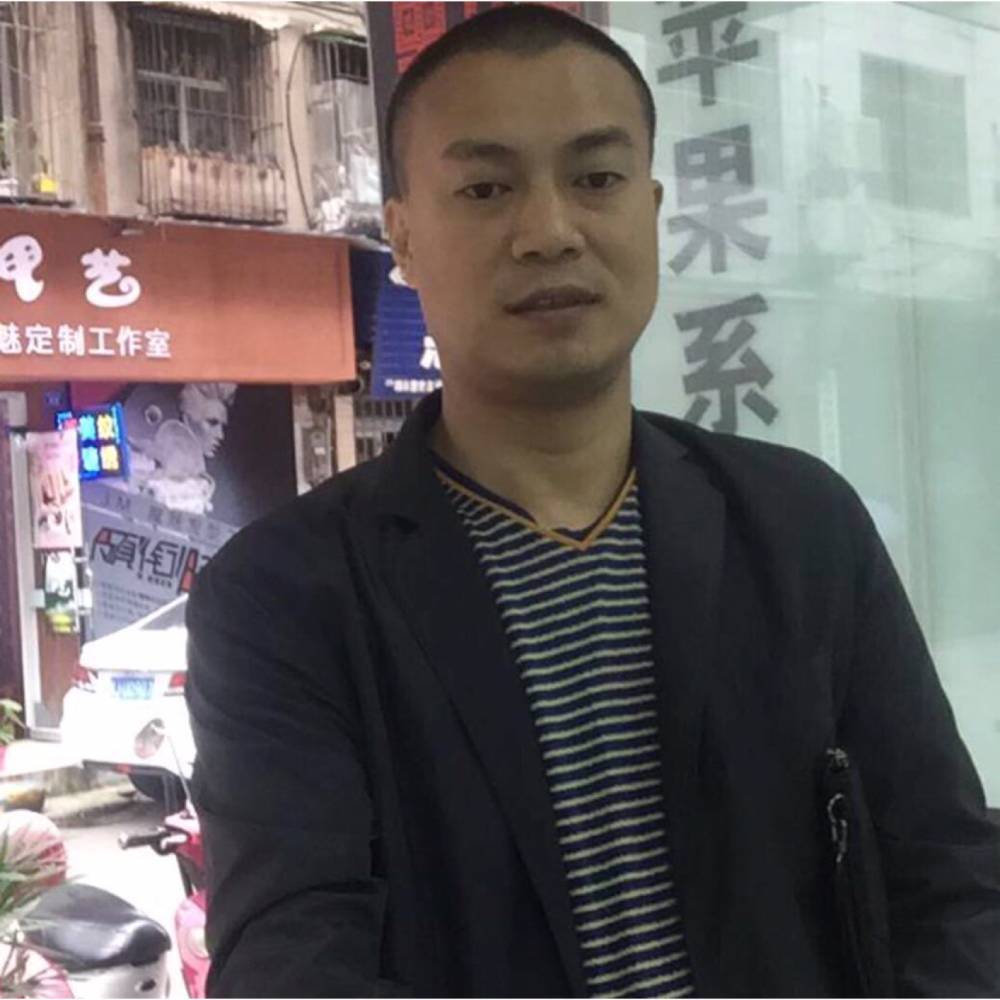 凉笙用忧郁的照片